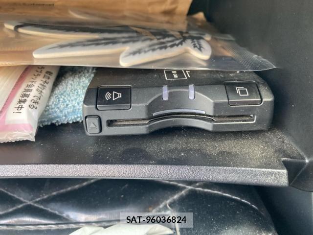 Nissan SERENA 2013-05 7224793-23