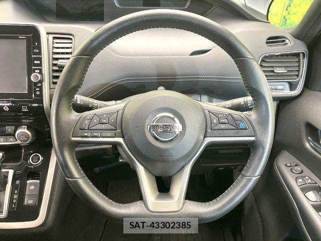 Nissan SERENA 2017-05 7224857-11