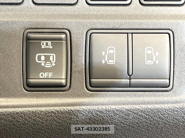 Nissan SERENA 2017-05 7224857-6