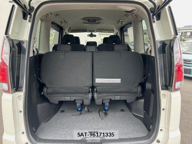 Nissan SERENA 2017-09 7224873-10