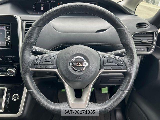 Nissan SERENA 2017-09 7224873-11