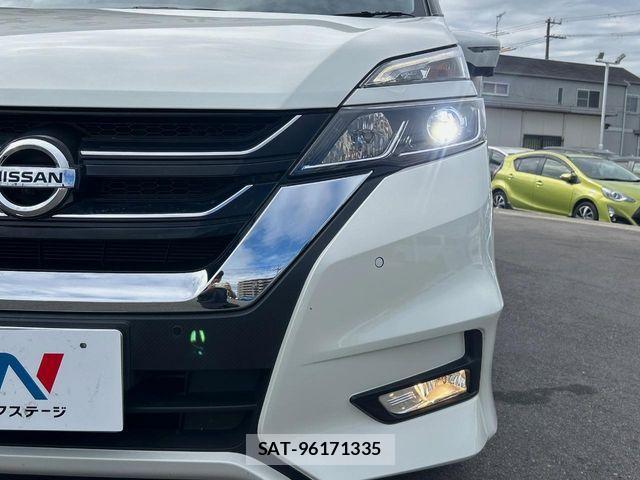 Nissan SERENA 2017-09 7224873-13