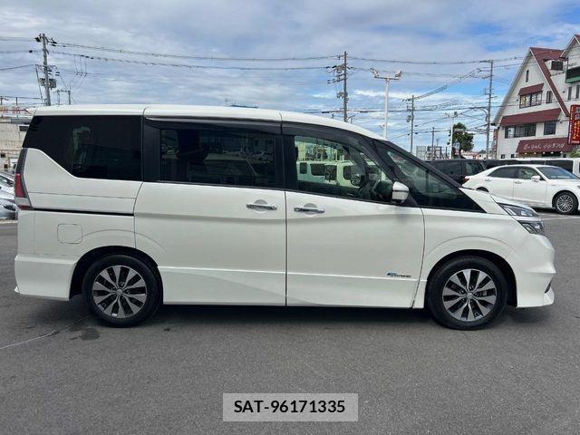 Nissan SERENA 2017-09 7224873-17