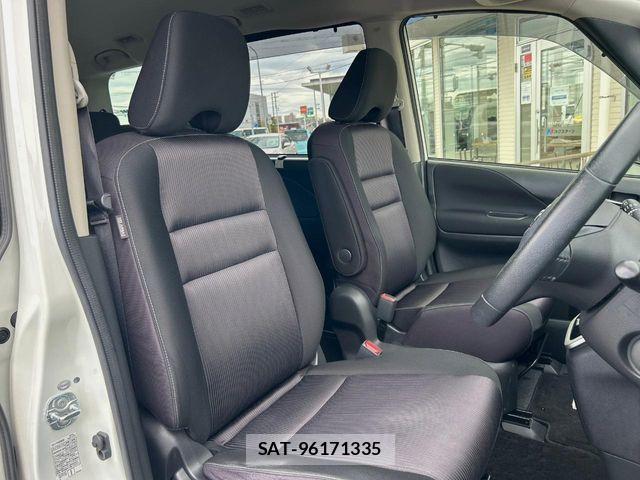 Nissan SERENA 2017-09 7224873-7