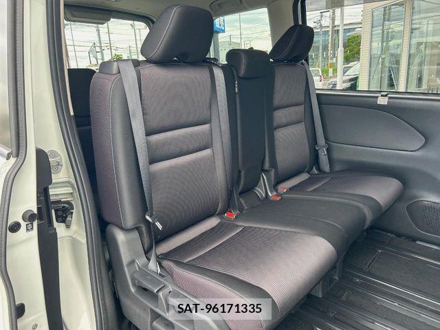 Nissan SERENA 2017-09 7224873-8