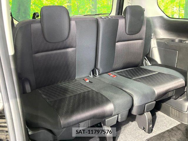 Nissan SERENA 2017-11 7224870-9