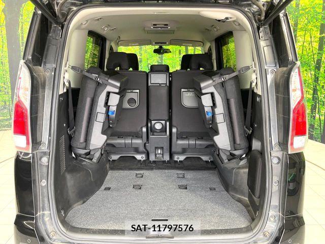 Nissan SERENA 2017-11 7224870-10