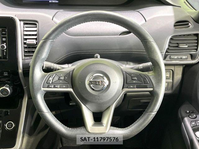 Nissan SERENA 2017-11 7224870-11