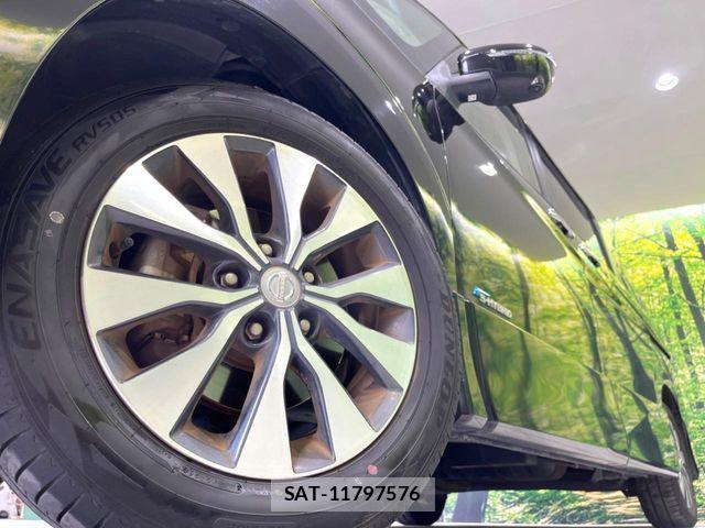 Nissan SERENA 2017-11 7224870-13