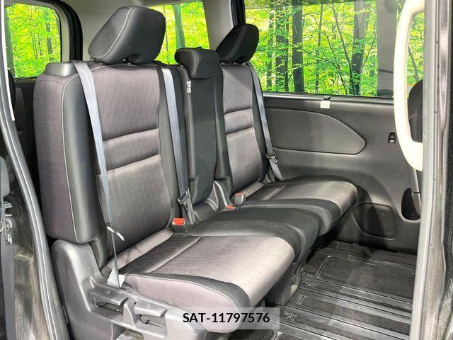 Nissan SERENA 2017-11 7224870-8