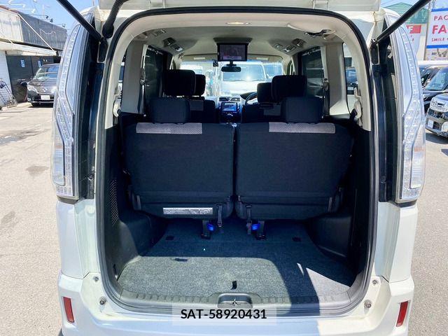 Nissan SERENA 2014-01 7224801-15