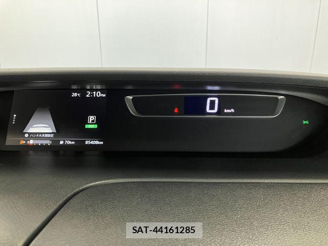 Nissan SERENA 2017-09 7224872-9