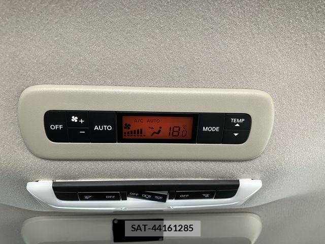 Nissan SERENA 2017-09 7224872-23