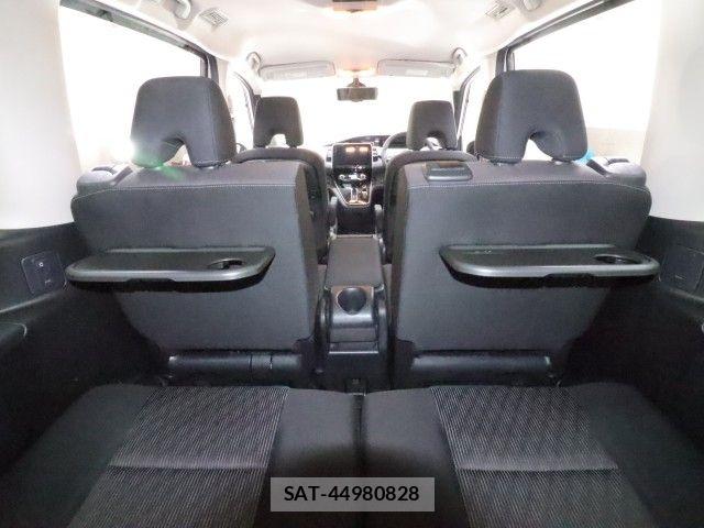 Nissan SERENA 2021-05 7215721-12