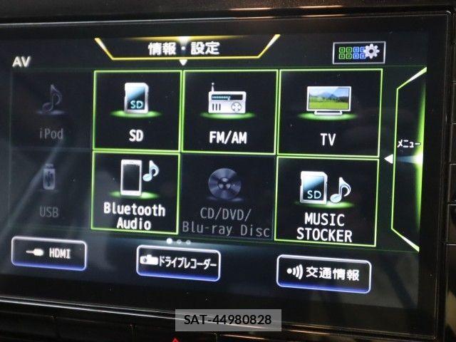 Nissan SERENA 2021-05 7215721-20