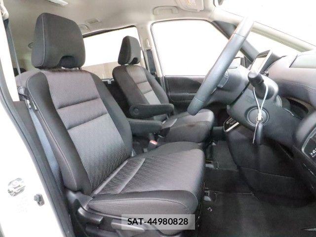 Nissan SERENA 2021-05 7215721-3