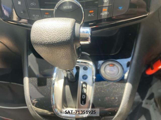 Nissan SERENA 2016-04 7224833-17