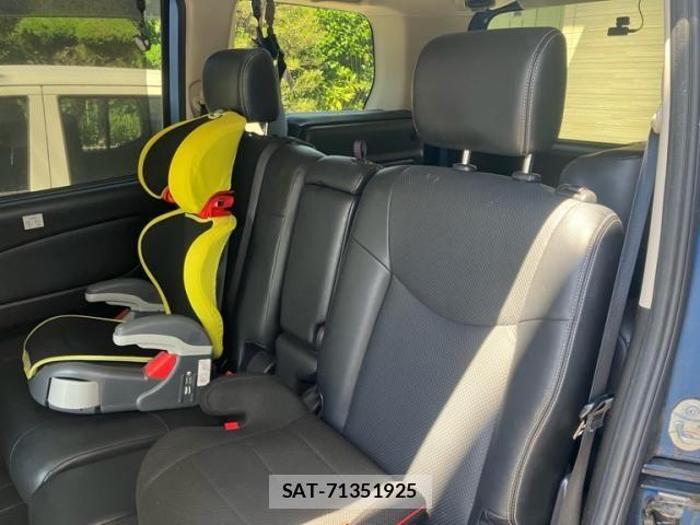 Nissan SERENA 2016-04 7224833-8