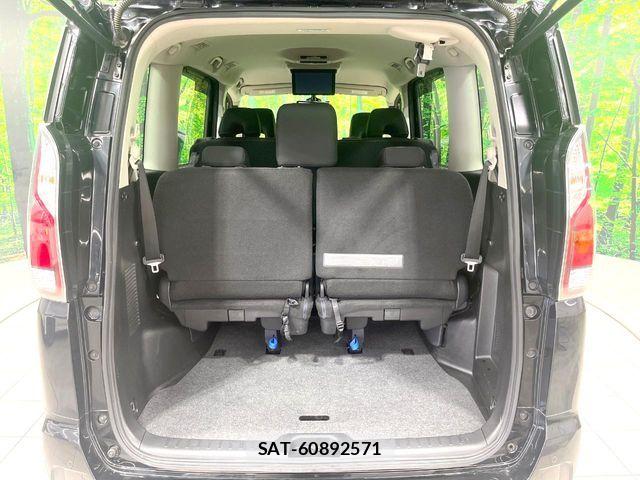 Nissan SERENA 2017-07 7252251-10
