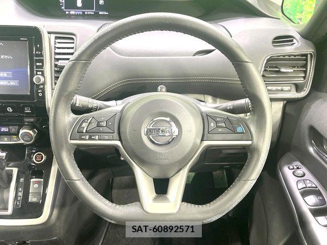 Nissan SERENA 2017-07 7252251-11