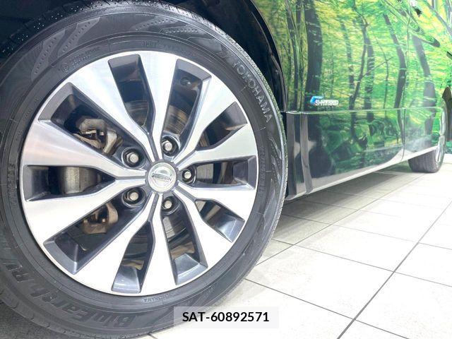 Nissan SERENA 2017-07 7252251-13