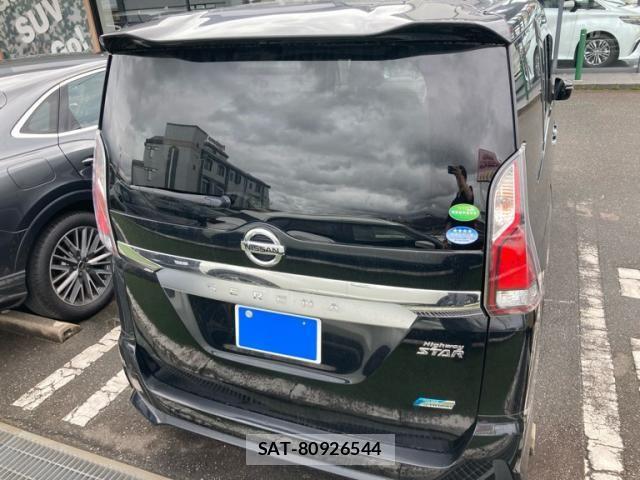 Nissan SERENA 2017-03 7252261-1