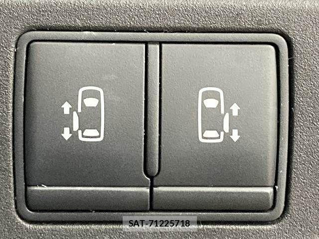 Nissan SERENA 2016-11 7252254-7