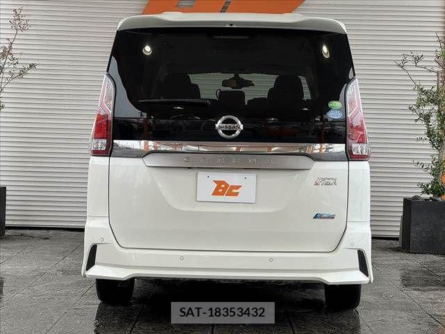 Nissan SERENA 2017-12 7252257-12