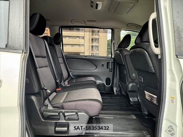 Nissan SERENA 2017-12 7252257-15