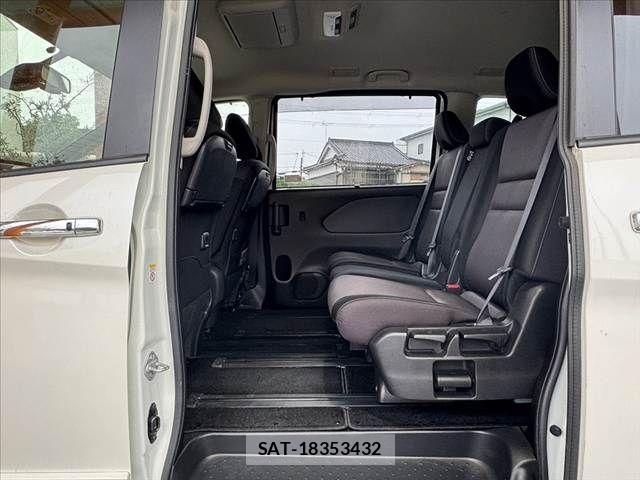 Nissan SERENA 2017-12 7252257-17