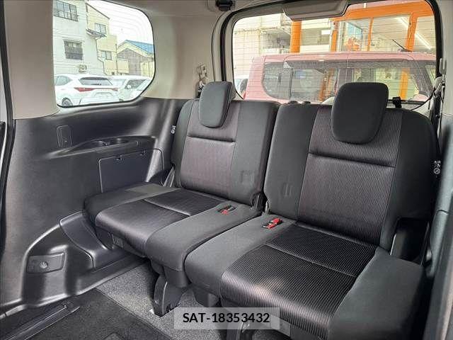 Nissan SERENA 2017-12 7252257-18