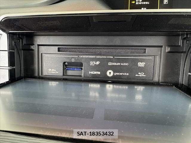 Nissan SERENA 2017-12 7252257-25