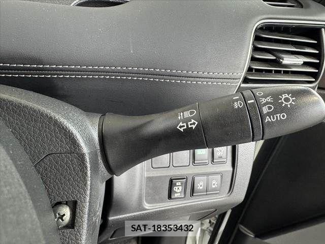 Nissan SERENA 2017-12 7252257-29