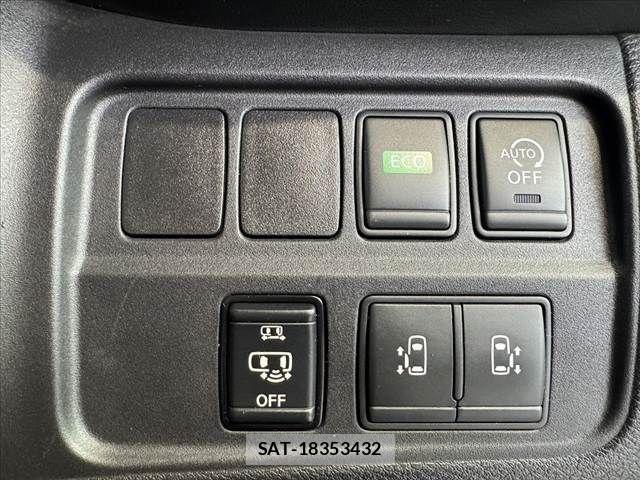 Nissan SERENA 2017-12 7252257-3