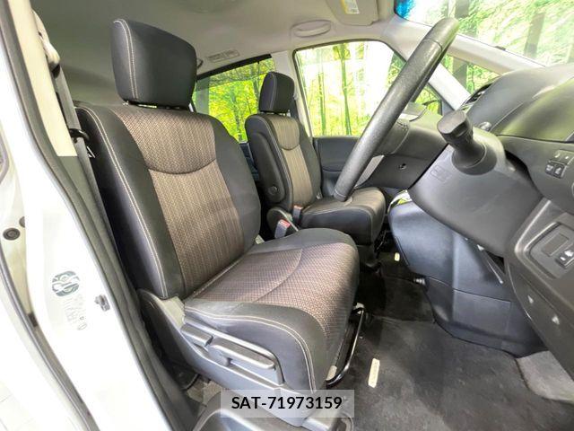 Nissan SERENA 2014-11 7252270-6