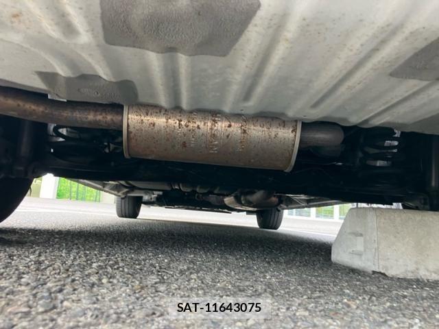 Nissan SERENA 2014-02 7252277-9