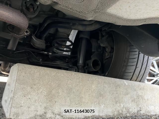 Nissan SERENA 2014-02 7252277-10