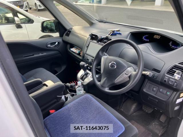 Nissan SERENA 2014-02 7252277-13
