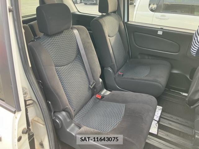 Nissan SERENA 2014-02 7252277-14
