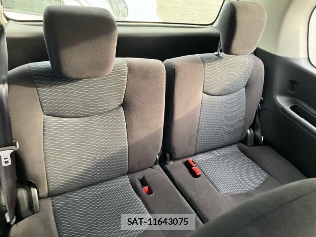 Nissan SERENA 2014-02 7252277-16
