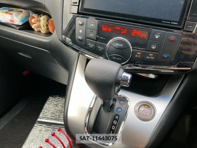 Nissan SERENA 2014-02 7252277-23