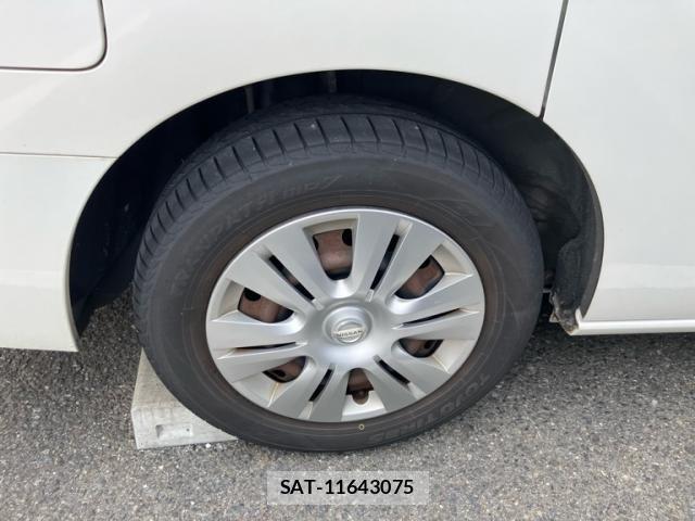 Nissan SERENA 2014-02 7252277-6