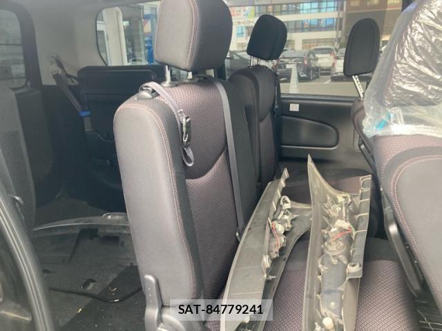 Nissan SERENA 2013-08 7252274-11
