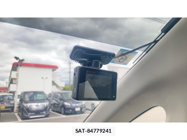 Nissan SERENA 2013-08 7252274-18