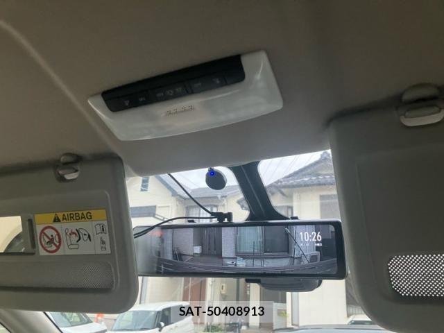 Nissan SERENA 2016-11 7252267-23
