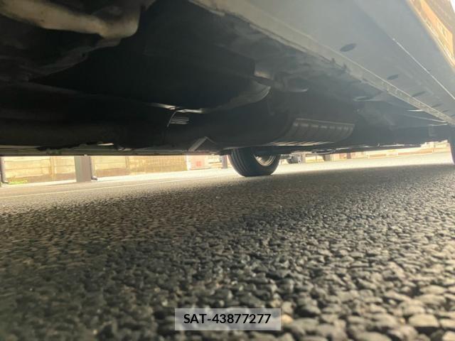 Nissan SERENA 2013-12 7252273-9