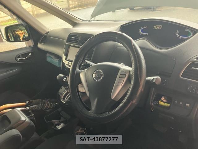 Nissan SERENA 2013-12 7252273-13