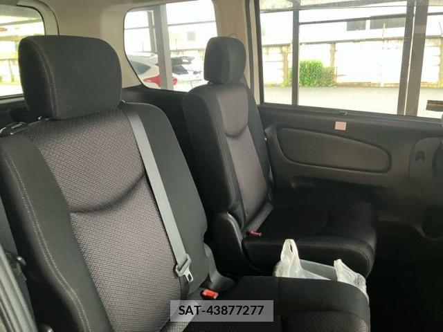 Nissan SERENA 2013-12 7252273-16