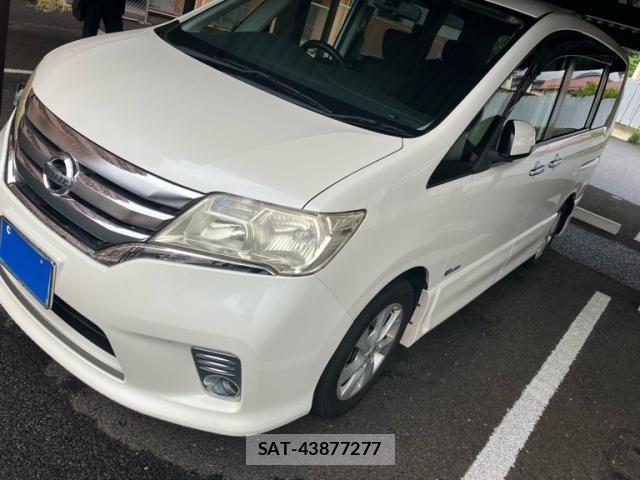 Nissan SERENA 2013-12 7252273-1