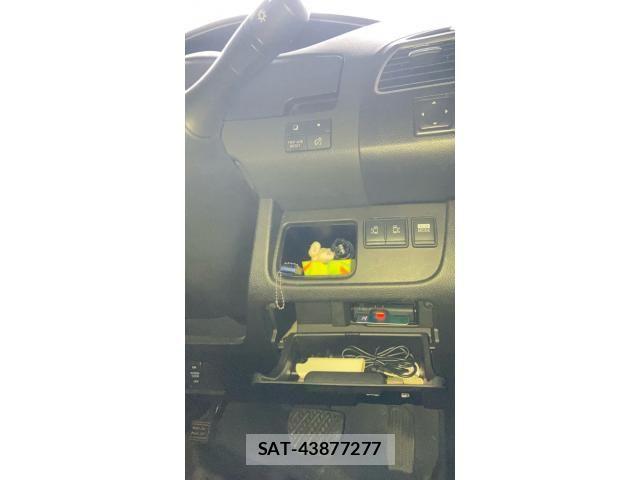 Nissan SERENA 2013-12 7252273-20
